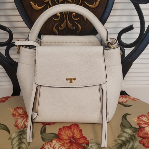 Tory Burch Handbags - Tory Burch half moon crossbody bag